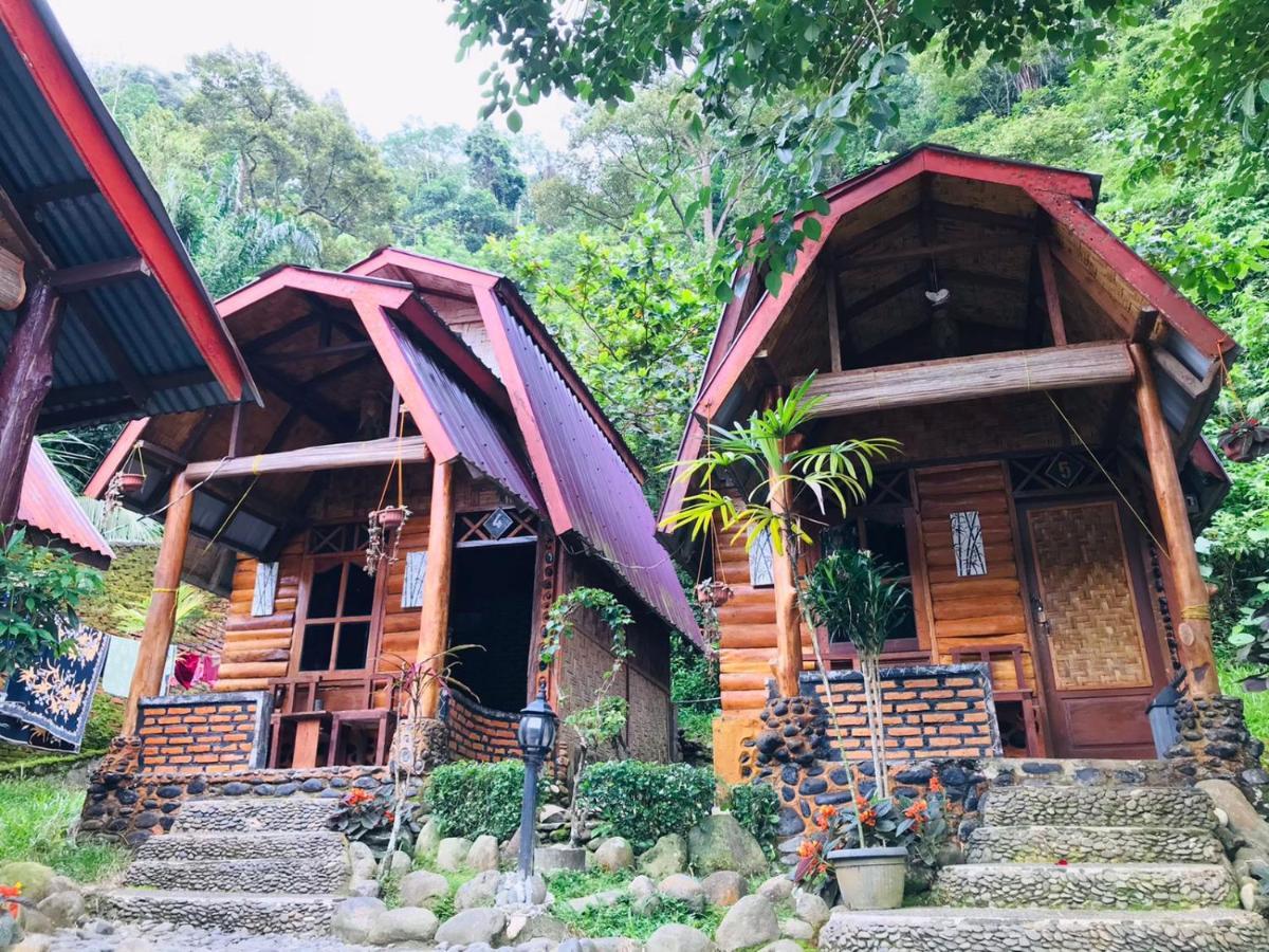 Lucky Bamboo'Bungalows-Resto And Orangutan Jungle Trekking Tours 부킷 라왕 외부 사진