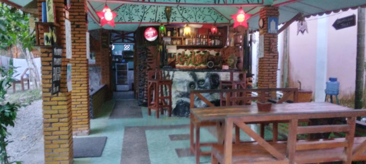 Lucky Bamboo'Bungalows-Resto And Orangutan Jungle Trekking Tours 부킷 라왕 외부 사진