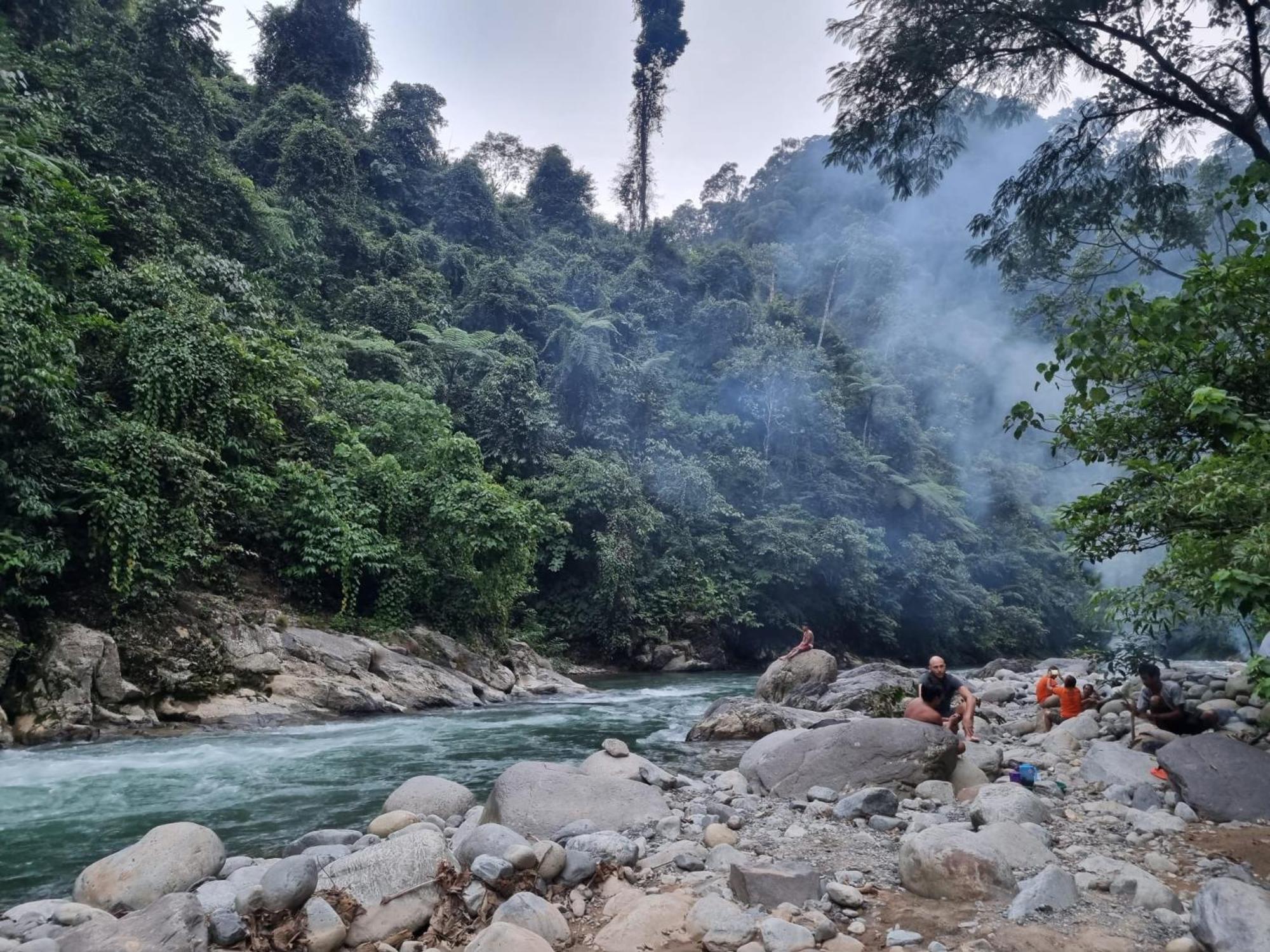 Lucky Bamboo'Bungalows-Resto And Orangutan Jungle Trekking Tours 부킷 라왕 외부 사진